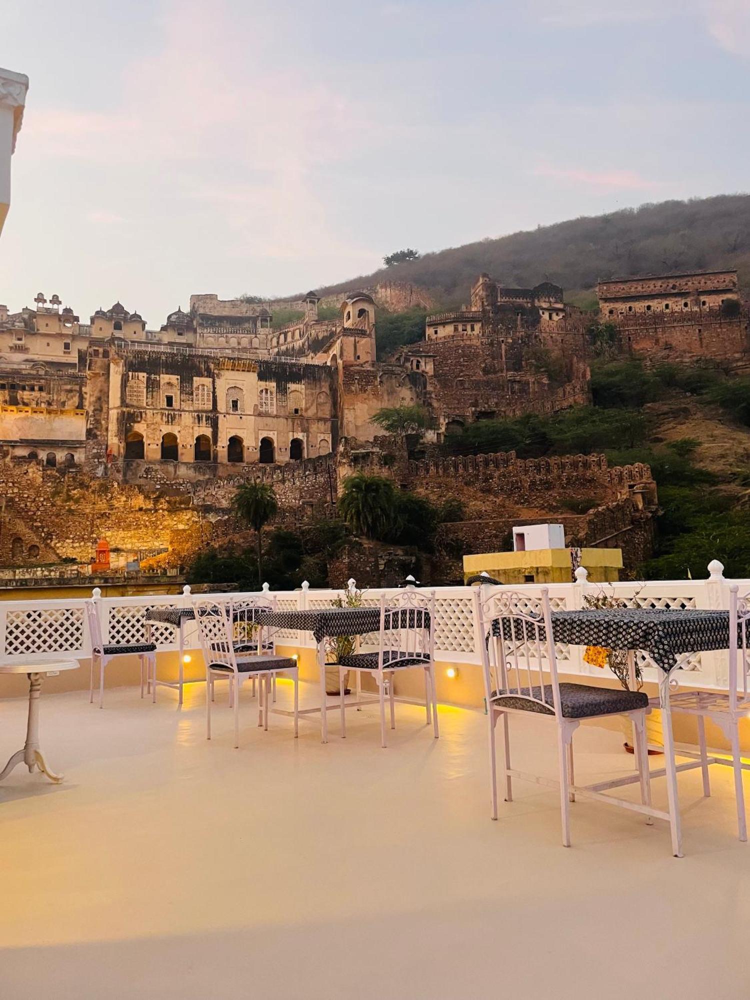 The Castle View Homestay Bundi Luaran gambar